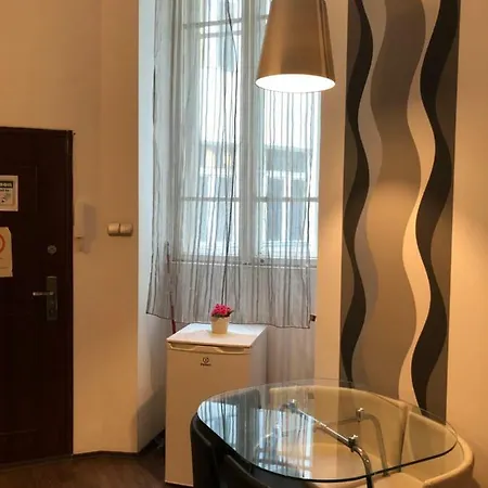 Apartment City Center Parliament / B