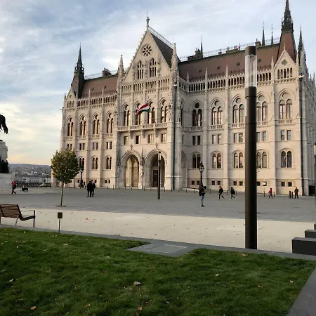 City Center Parliament / B *