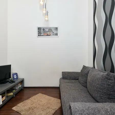 City Center Parliament / B Apartment *
